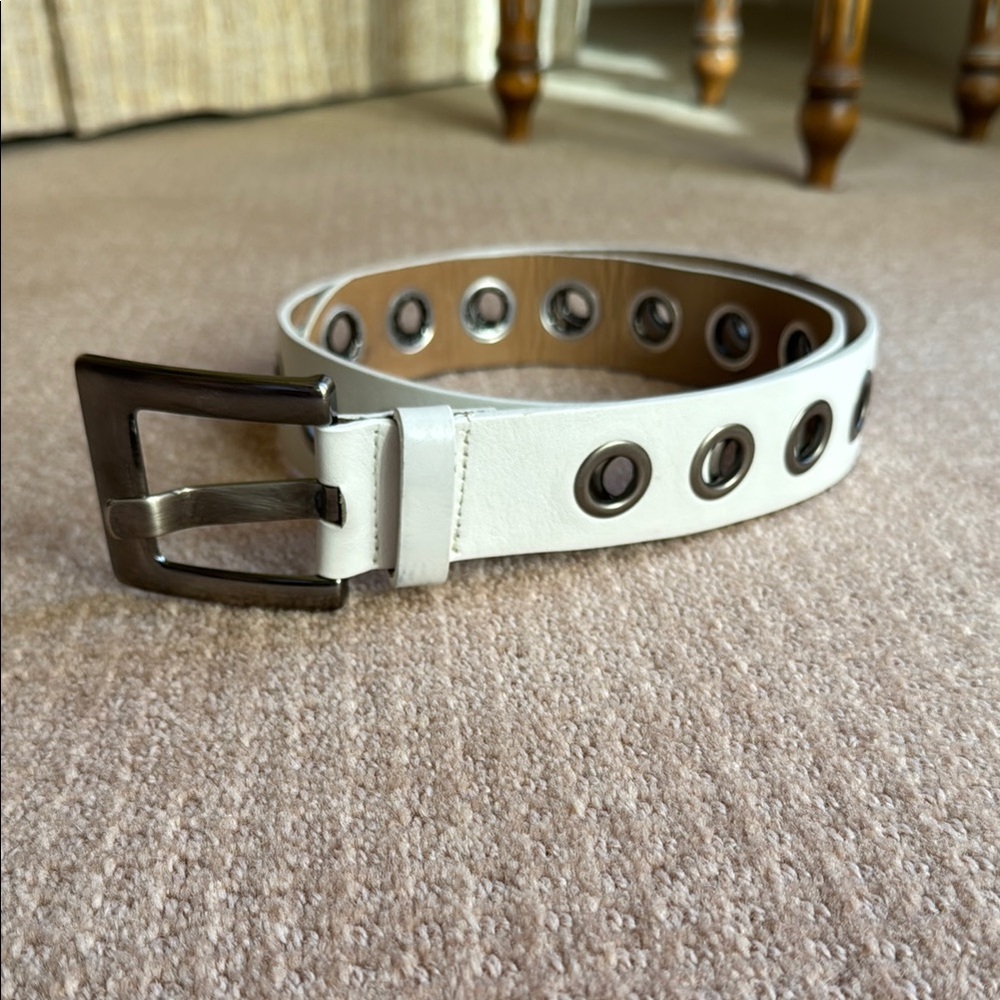 Stylish White Leather Belt with Metal Accents